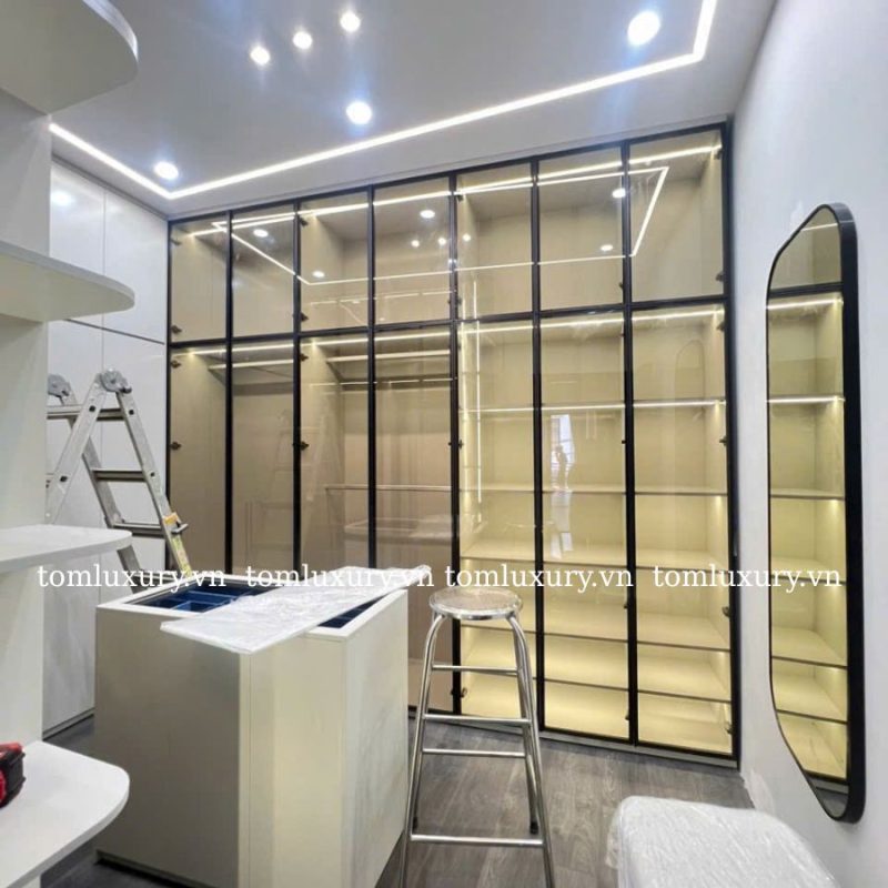 Có nên làm tủ quần áo cánh kính