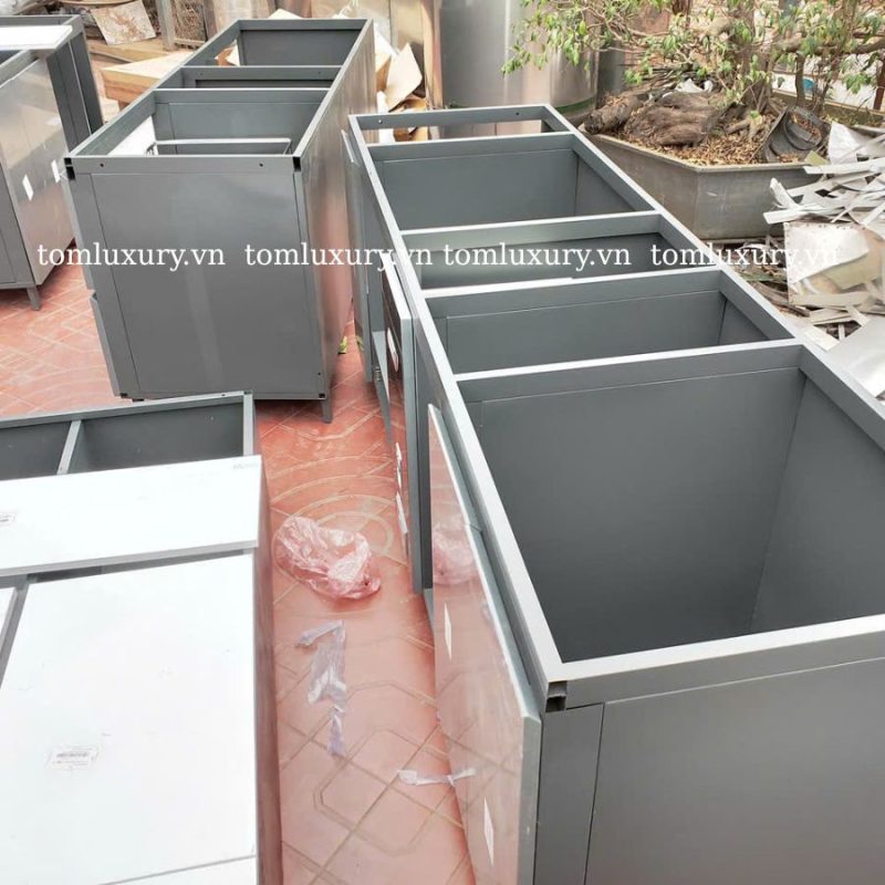 Chi phí đầu tư và giá thành - Tủ bếp inox công nghiệp và dân dụng khác gì nhau